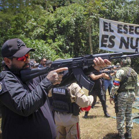 Panzer der Armee Venezuelas auf der Karibikinsel La Orchila
