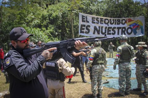 Venezolanischer Panzer auf der Karibikinsel La Orchila