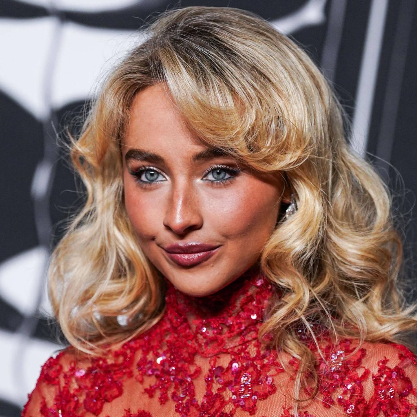 Popstar Sabrina Carpenter ist bald auf Netflix zu sehen – nebst berühmten Co-Stars