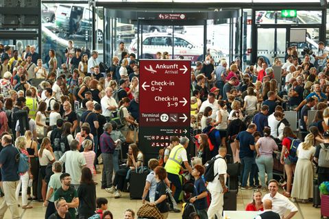 Flugverkehr: Ein Hackerangriff legt die Passagierabfertigung lahm