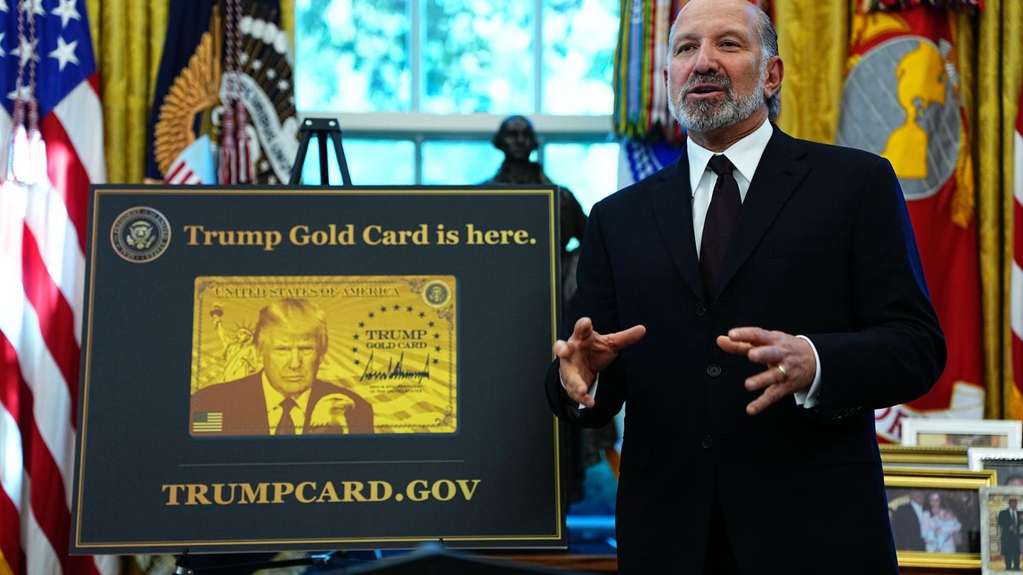 Trump government must clarify rules for $ 100,000 visa