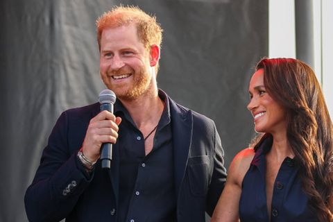Prinz Harry und Herzogin Meghan waren bei dem Auftritt bester Laune.