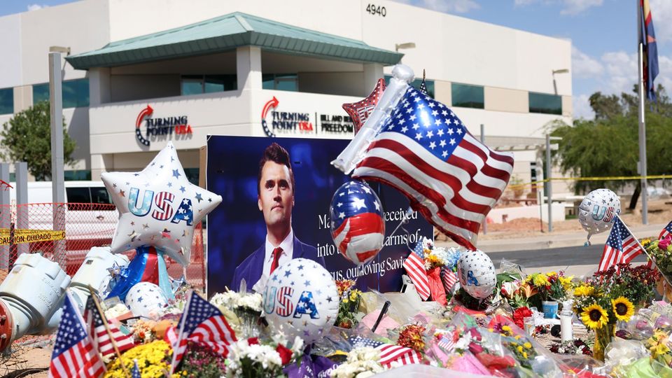 Charlie Kirk Tausende zur Trauerfeier von Charlie Kirk in Arizona erwartet
