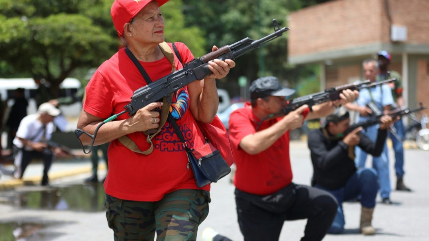 Teilnehmende des Militärtrainings in Caracas