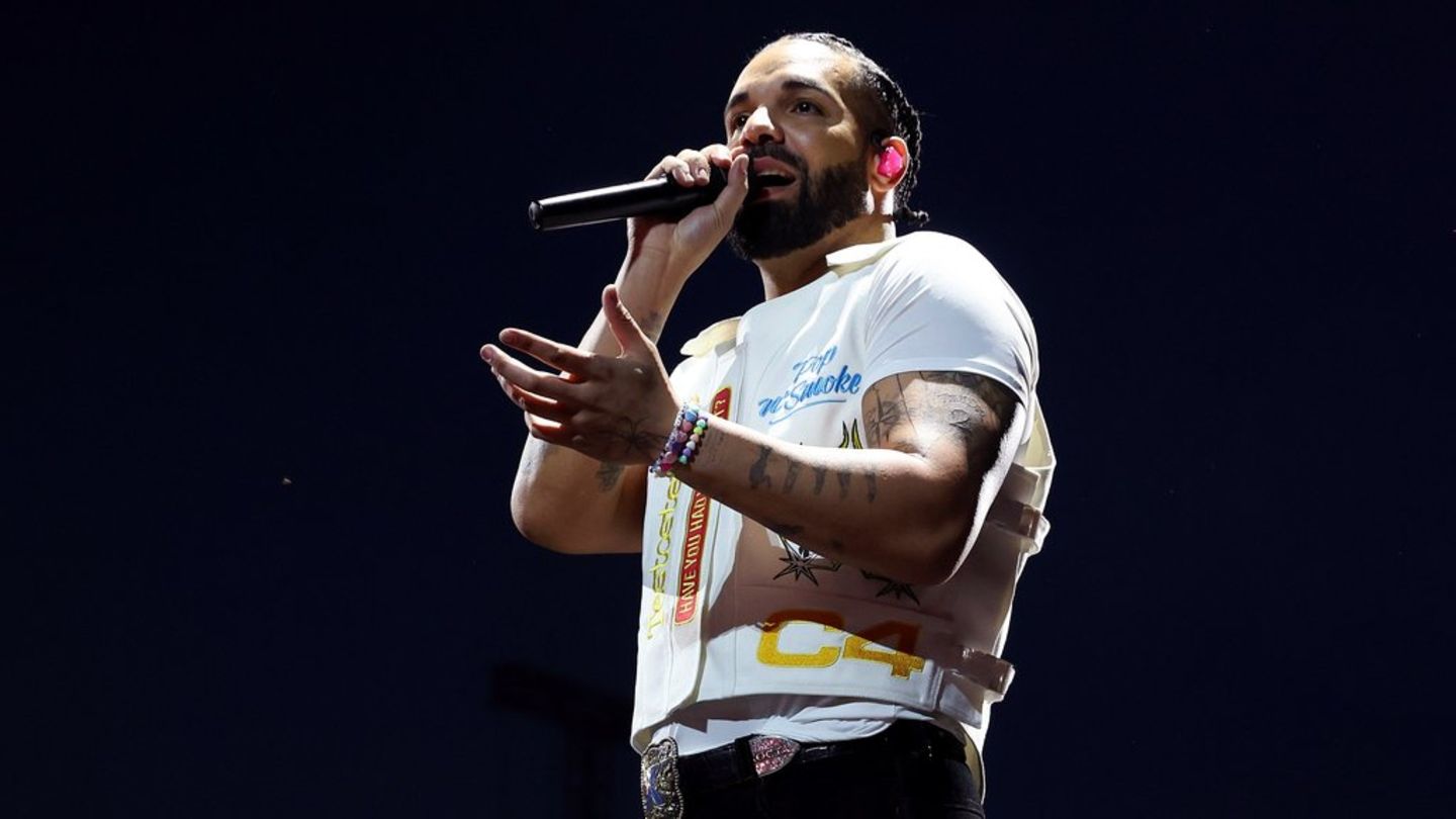 Rapstar Drake: In Chanel-Latzhose at the Oktoberfest