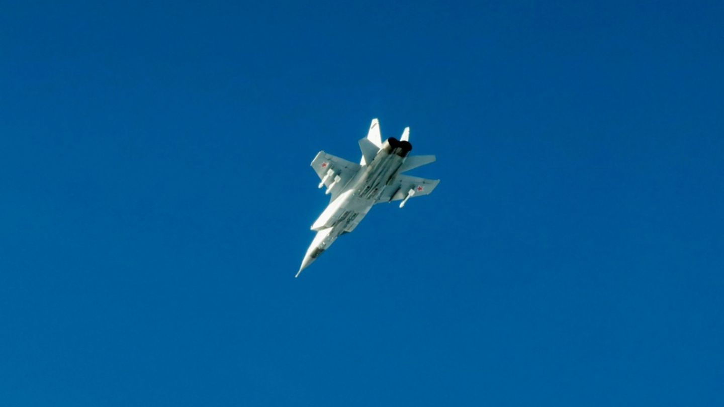 Russische MiG-31 am Freitag über der Ostsee