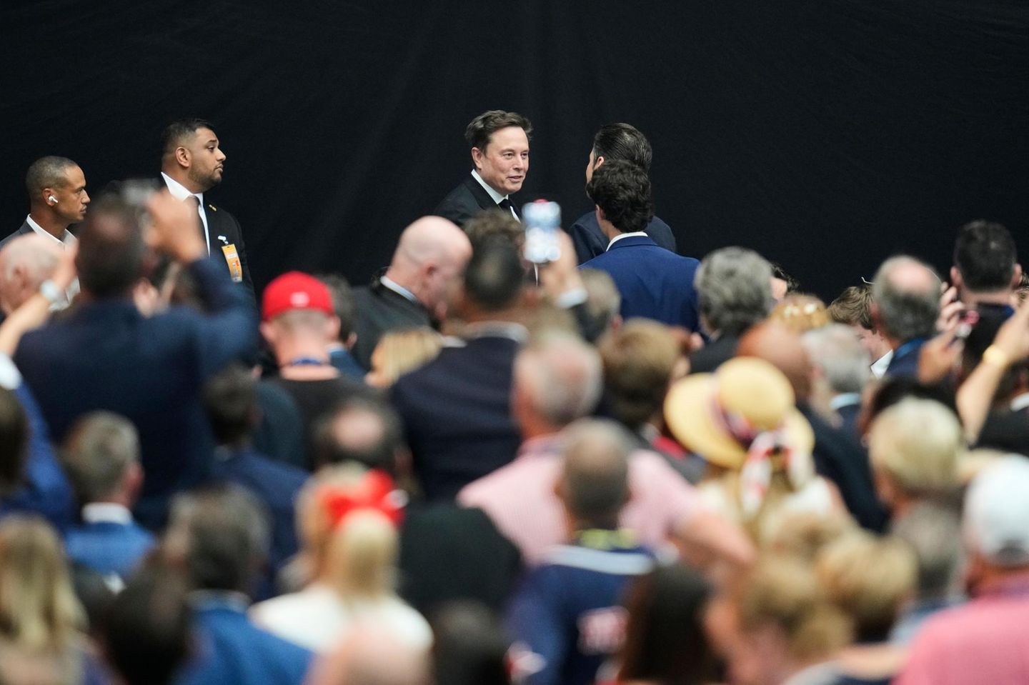 Auch Elon Musk nimmt an der Gedenkfeier für Charlie Kirk teil