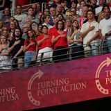 Zu Beginn der Zeremonie wurde die Nationalhymne angestimmt