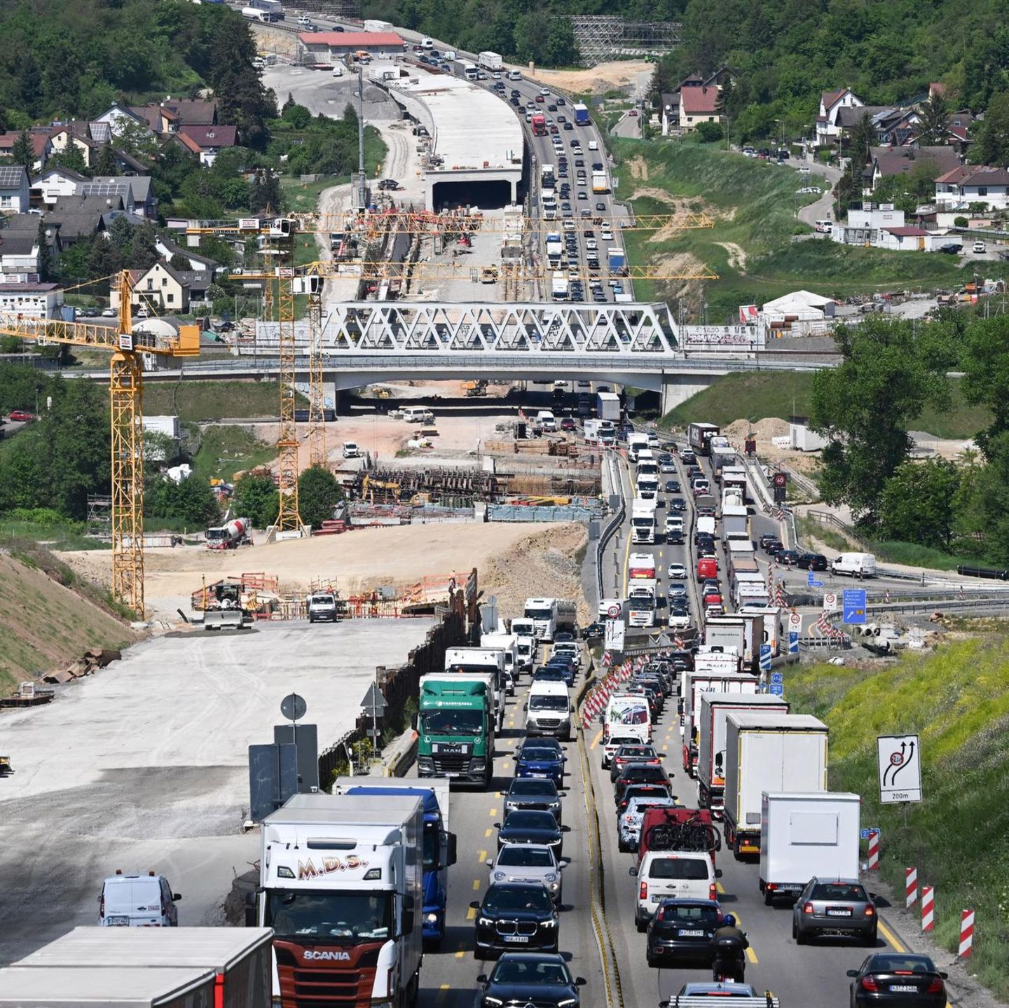 Eine Großbaustelle auf der Autobahn 8 bei Pforzheim
