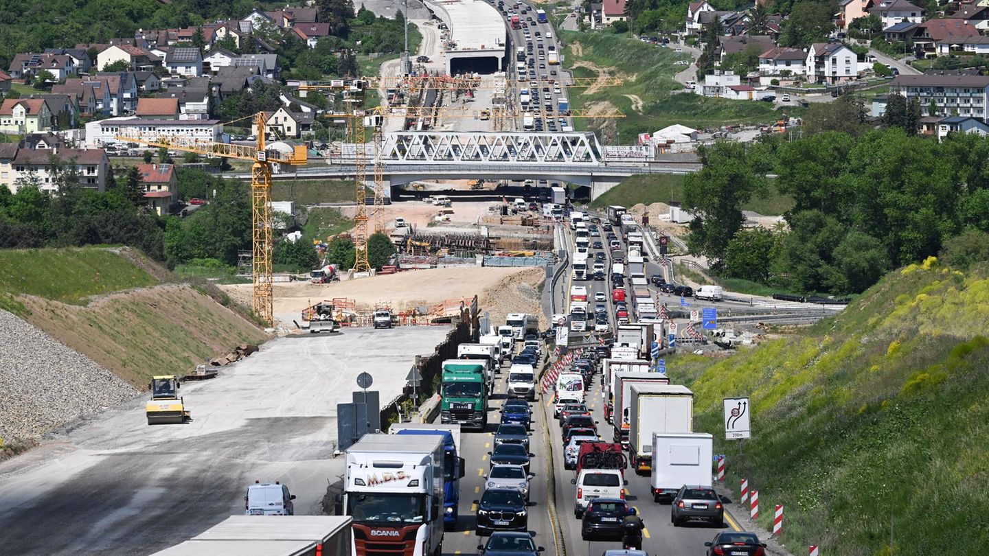 Eine Großbaustelle auf der Autobahn 8 bei Pforzheim