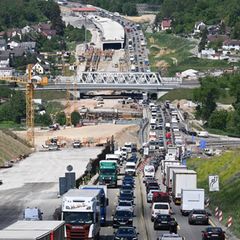Eine Großbaustelle auf der Autobahn 8 bei Pforzheim