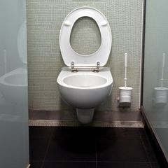 Eine Toilette.