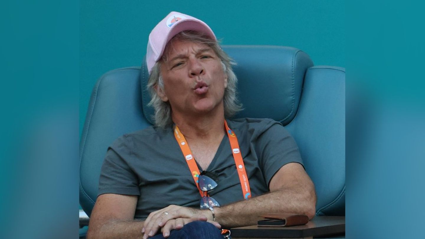 Jon Bon Jovi bekommt von seiner Enkeltochter offenbar nicht genügend Bilder.