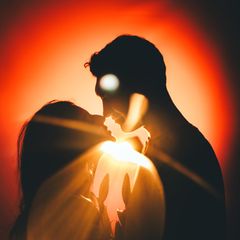 Sie sehnt sich nach Nähe und Verbindung: Julia Geberth sucht trotz ihrer Krebserkrankung einen Partner