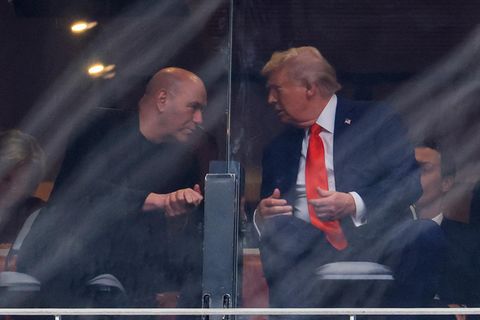 Bei der Gedenkfeier für Charlie Kirk saßen Dana White und Donald Trump Seite an Seite