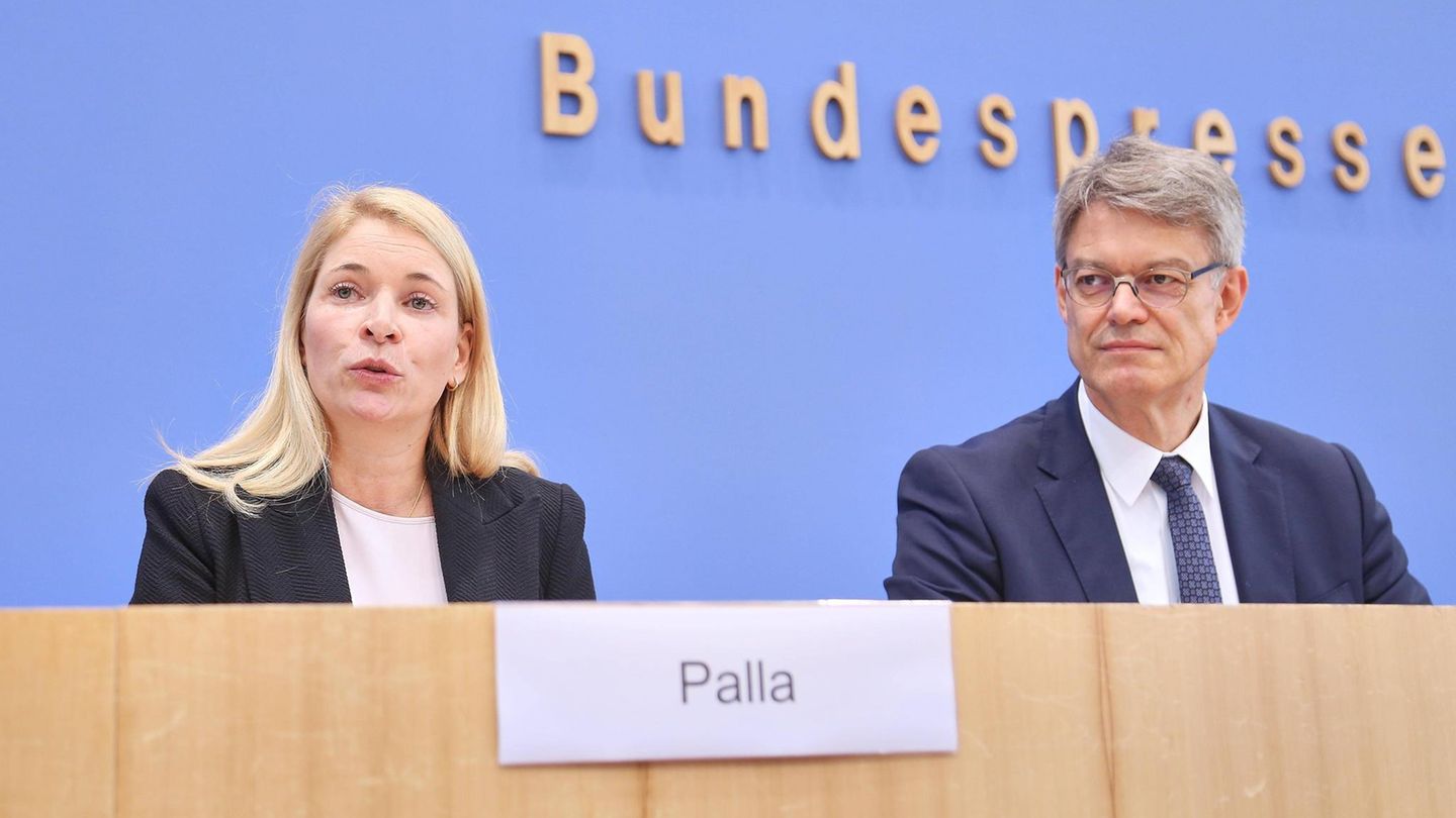 Neue Chefin, alte Probleme: Trotz Sanierungsplan: Es bleibt schlimm bei der Bahn