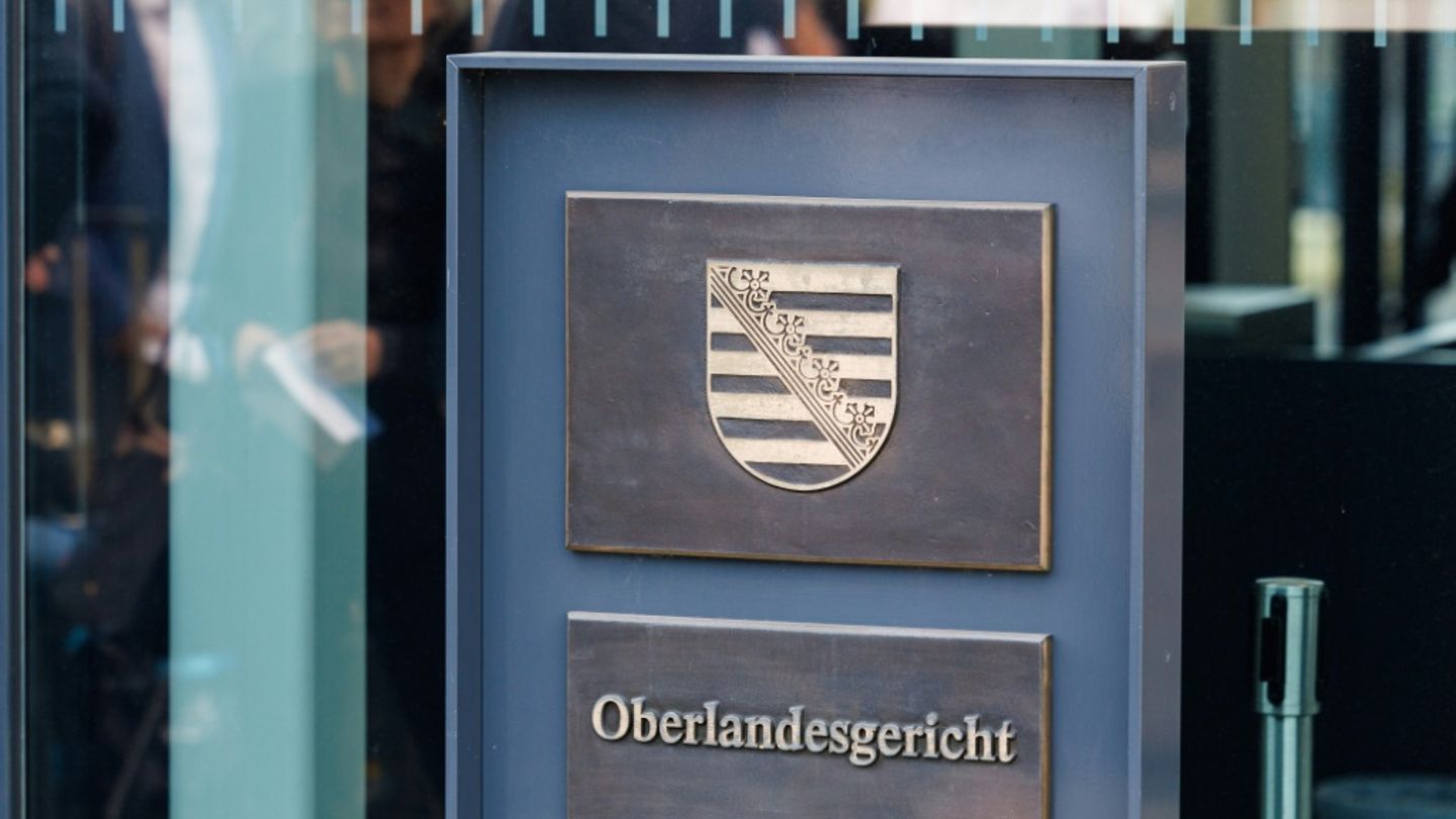 Eingang zu Oberlandesgericht Dresden