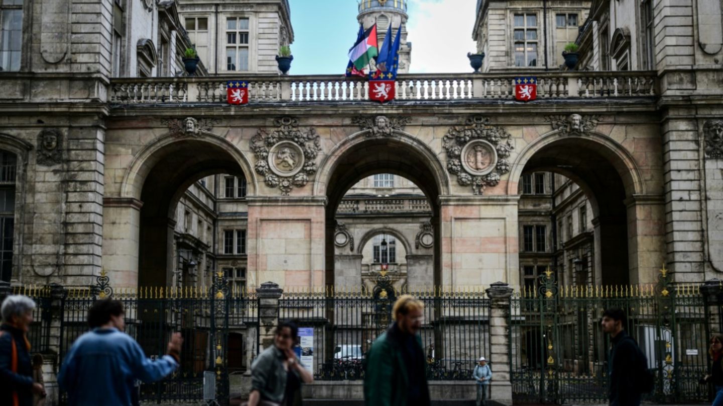 Palästinensische Flagge am Rathaus von Lyon