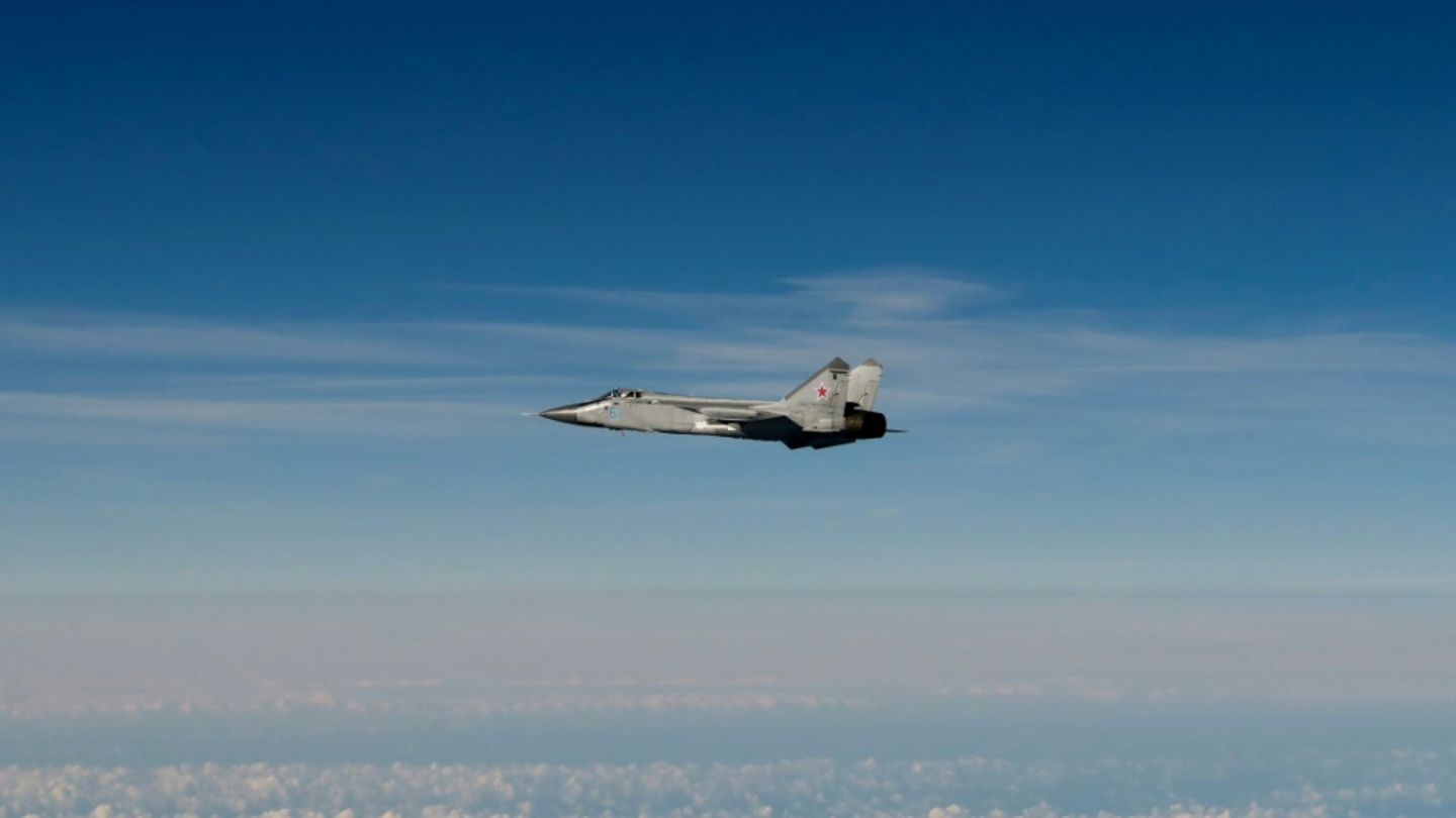 Russischer Kampfjet über der Ostsee