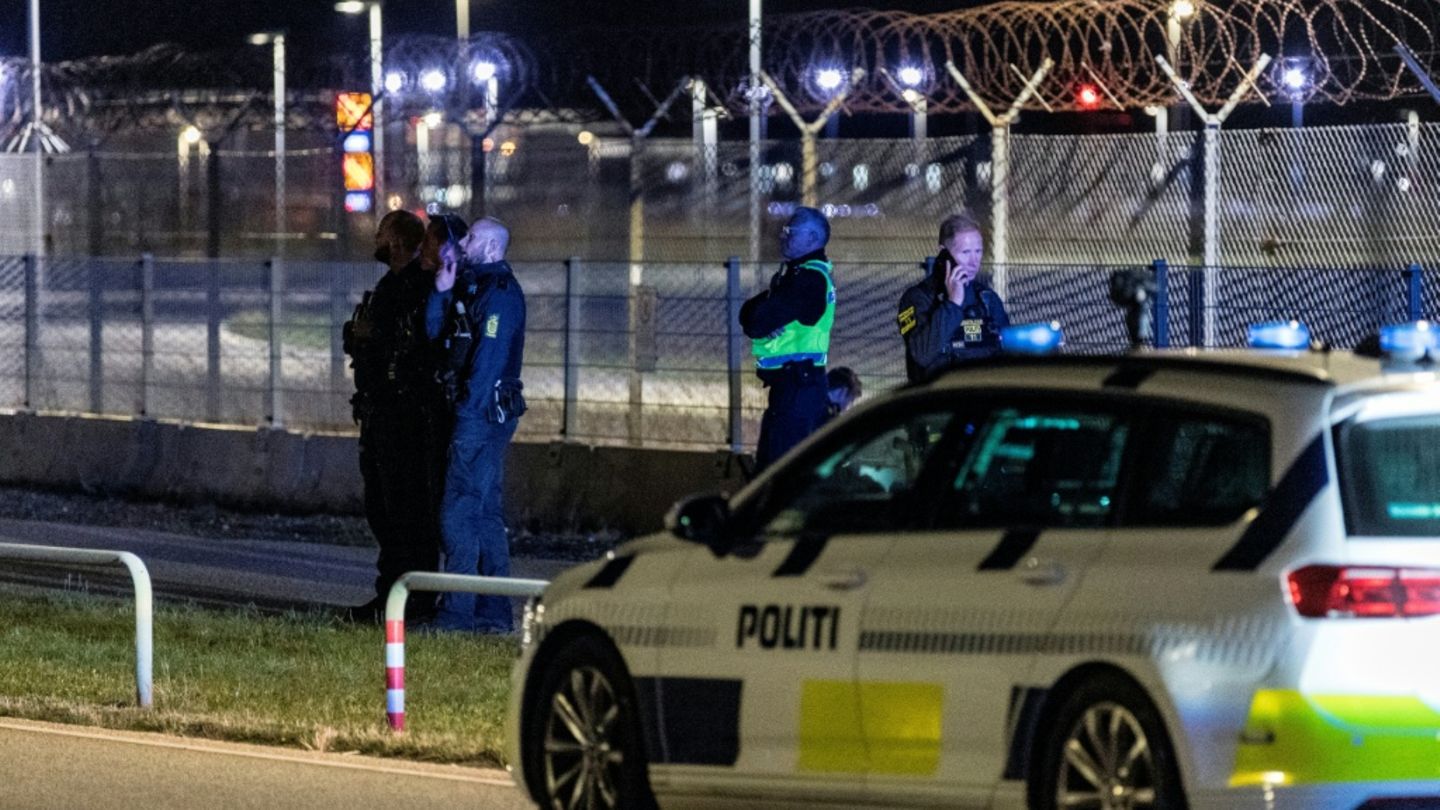 Polizisten am Flughagen Kopenhagen