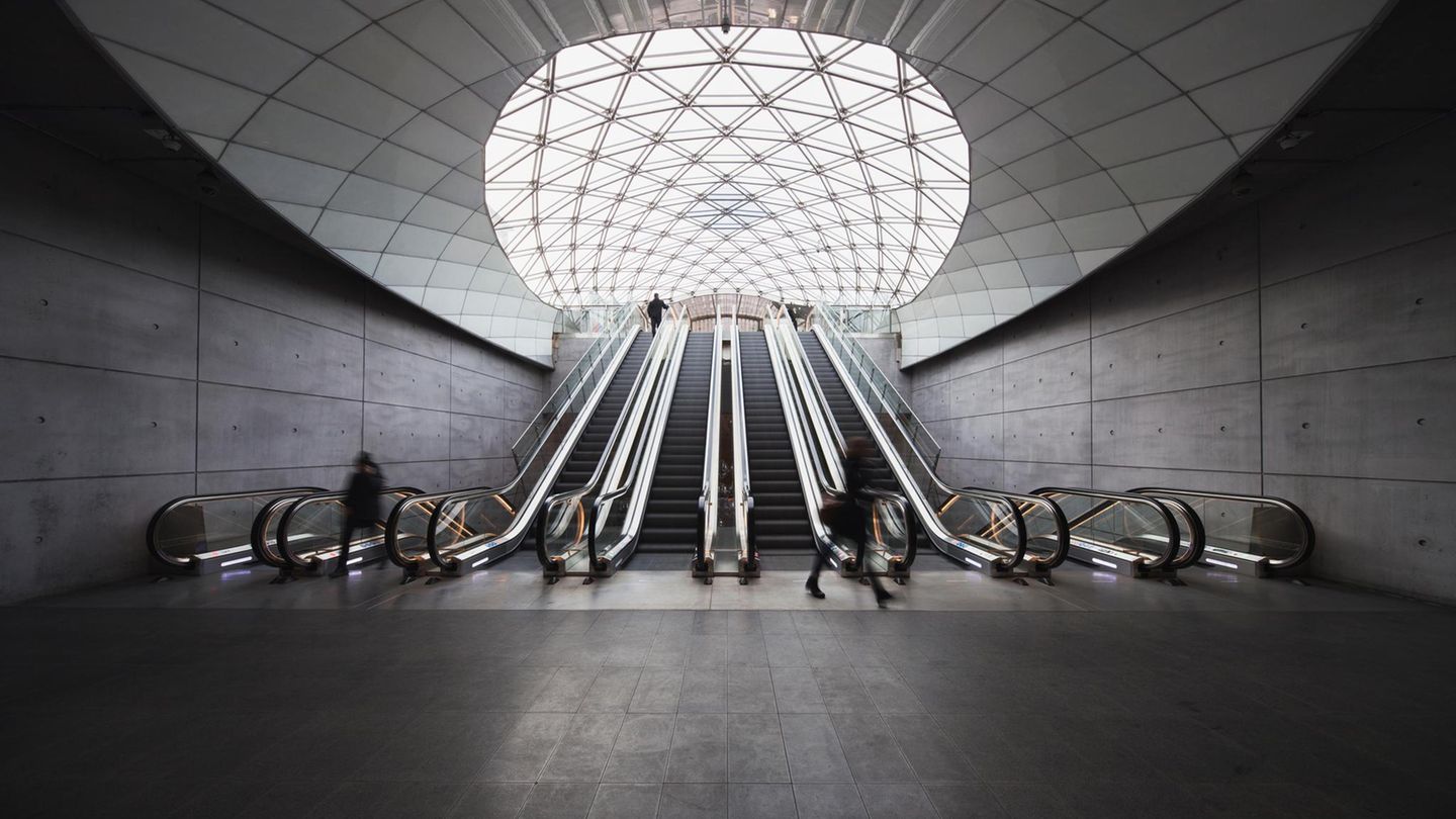 Rolltreppen der Bahnstation Triangeln in Malmö