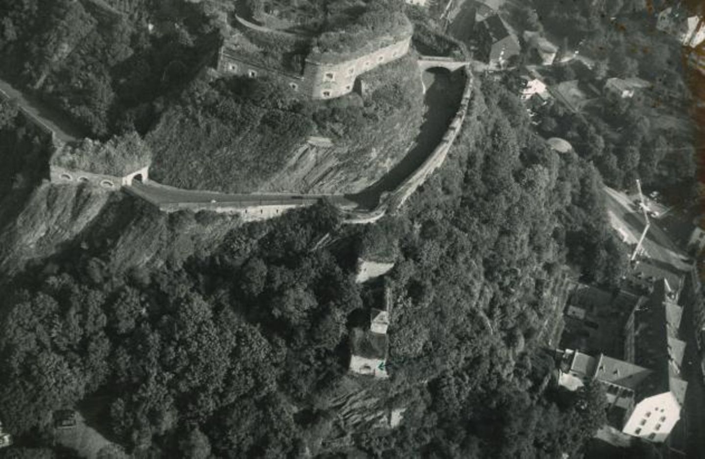 Die Festung Ehrenbreitstein liegt auf der östlichen Rheinseite in Koblenz