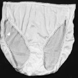 Auch diese weiße Unterhose ist unter den Fahndungsfotos