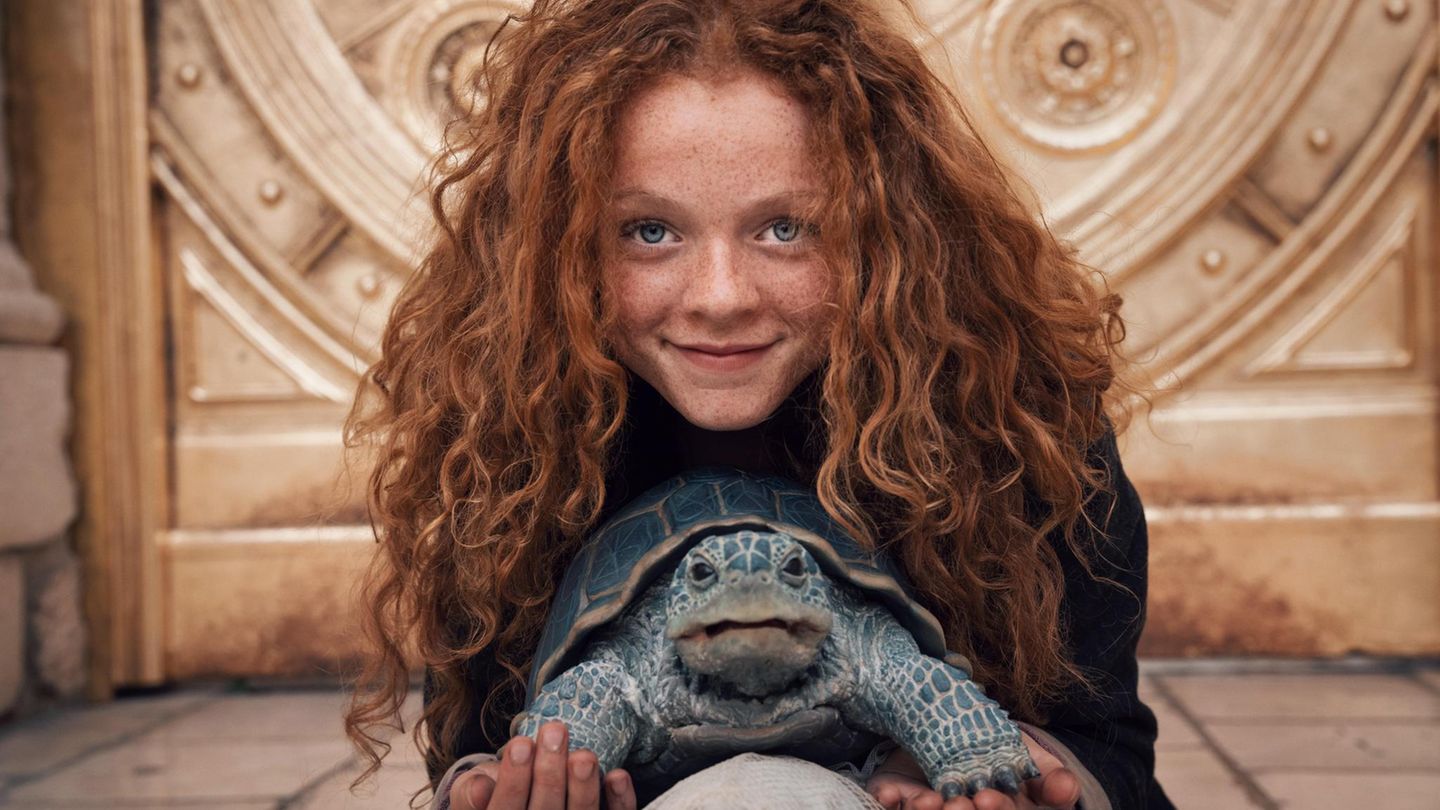 Die neue Momo: Alexa Goodall mit Schildkröte Kassiopeia