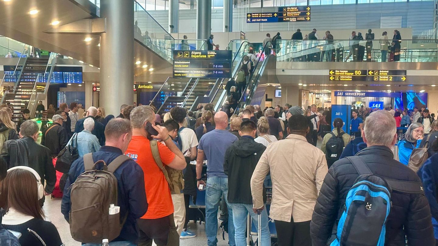 Die Lage am Flughafen Kopenhagen am Vormittag. Foto: Steffen Trumpf/dpa