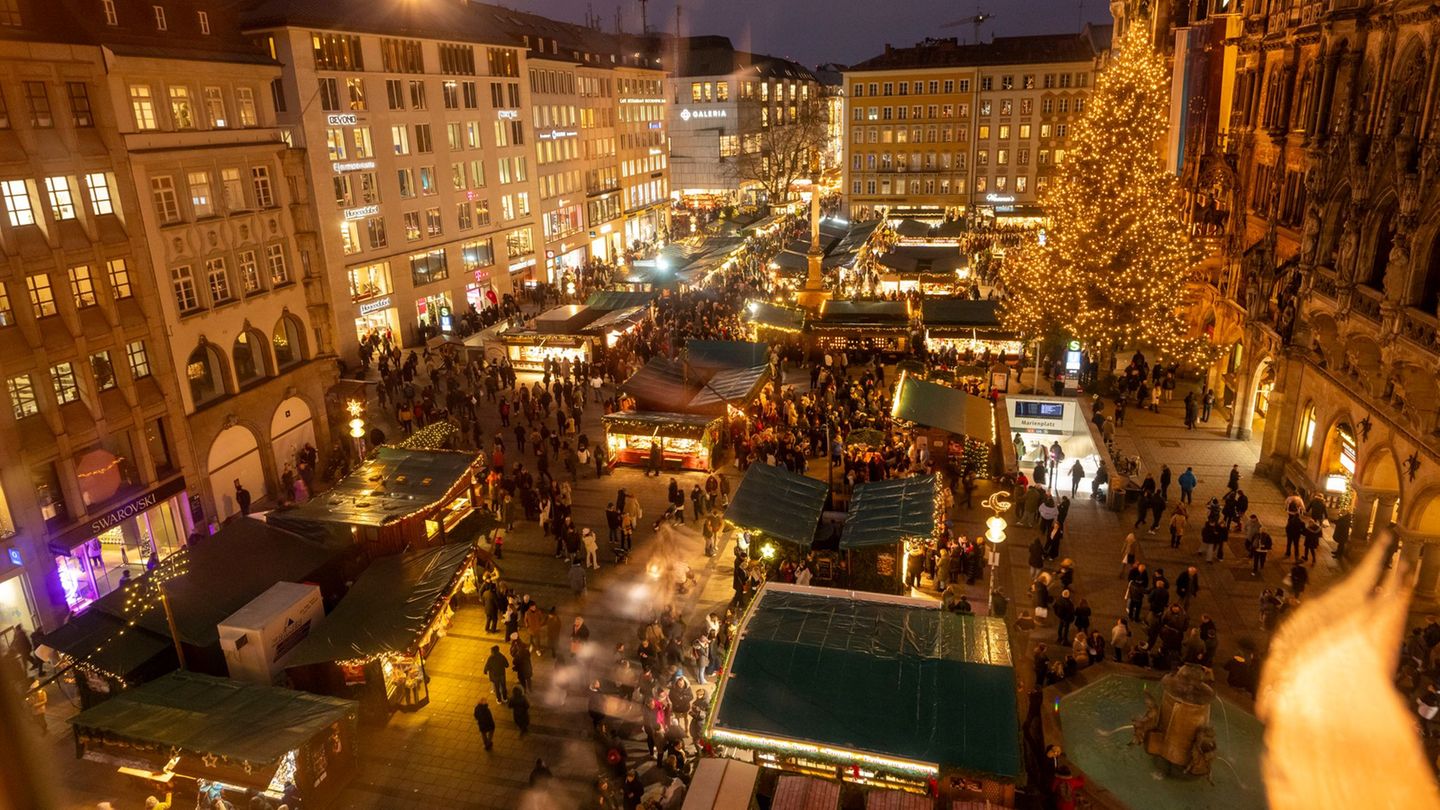 Die Höhe der Gebühren für lizenzierte Musik auf Weihnachtsmärkten soll sinken. (Symbolbild) Foto: Peter Kneffel/dpa