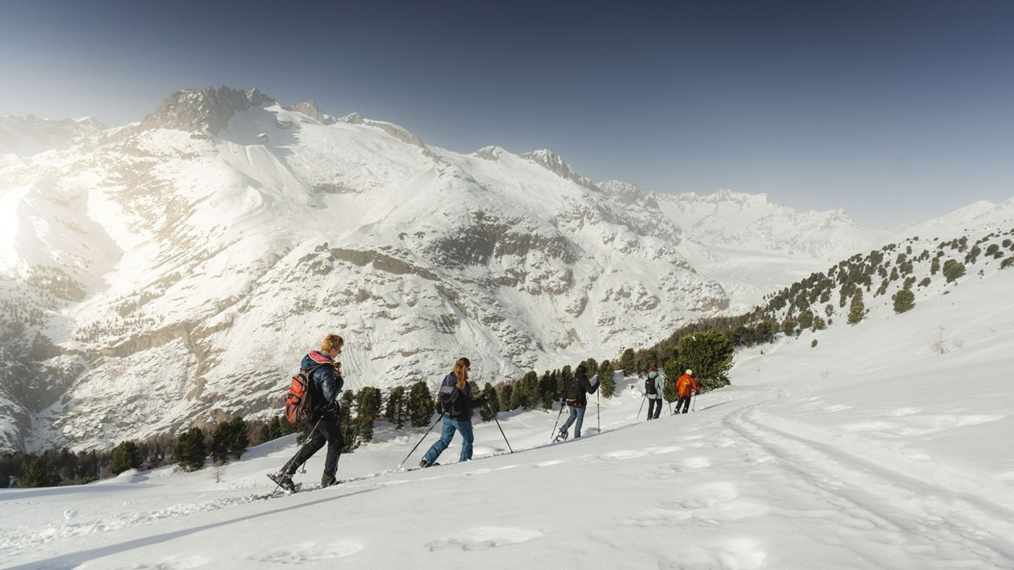 Auf den Schneeschuh-Trails präsentieren sich die Walliser Alpen von ihrer schönsten Seite
