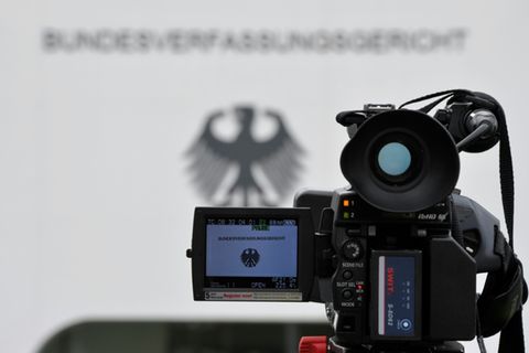 Kamera vor dem Bundesverfassungsgericht