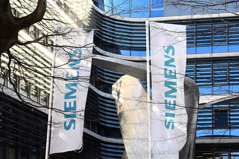 Siemens tut sich für die Entwicklung industrieller KI mit mehreren Werkzeugmaschinen-Herstellern zusammen. (Archivbild) Foto: Fe
