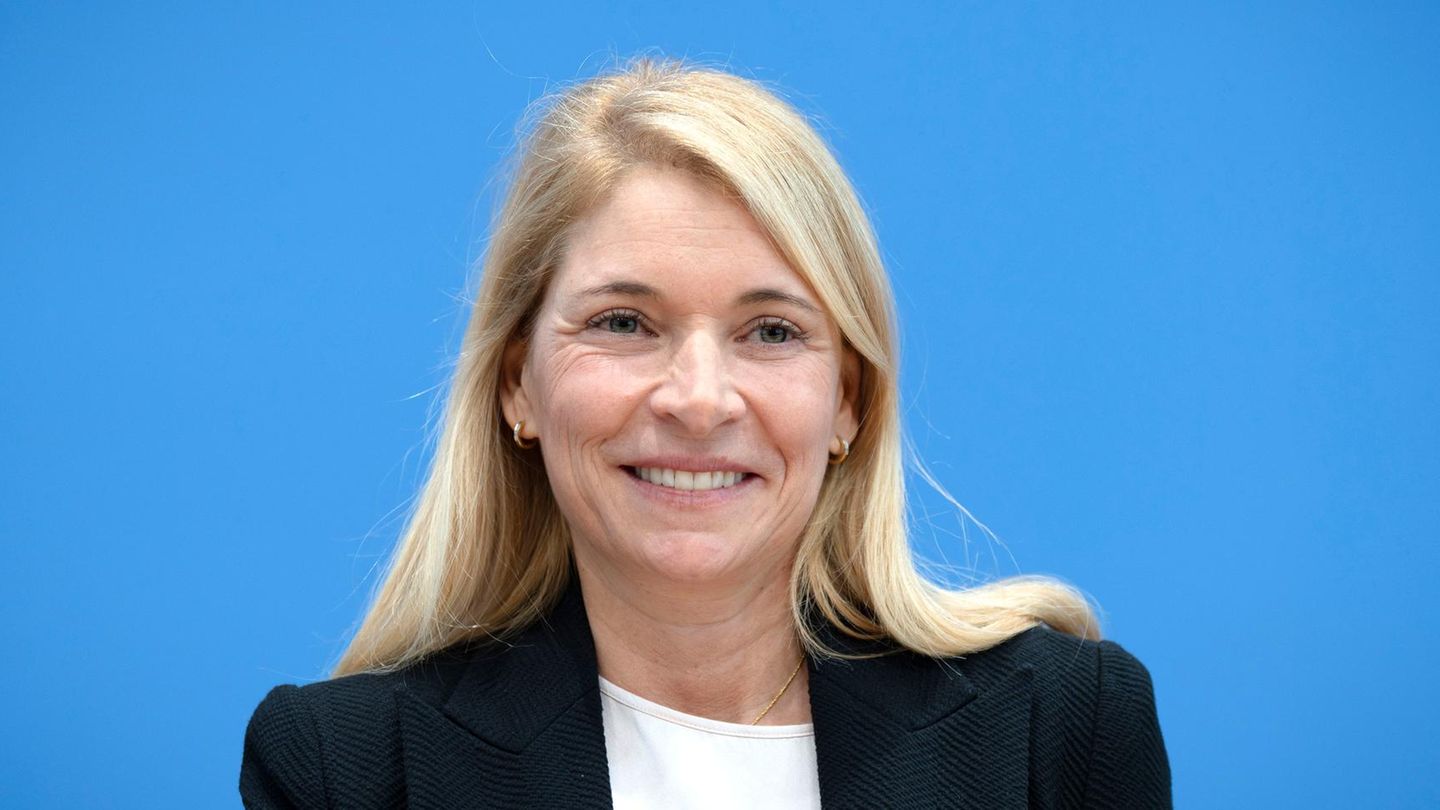 Evelyn Palla appointed the new boss of Deutsche Bahn