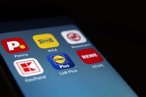 Die Bonus-Apps der Handelsketten werden von vielen Kunden genutzt. Foto: Karl-Josef Hildenbrand/dpa