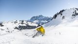 Grenzenloses Pistenvergnügen in Portes du Soleil mit angeschnallten Skiern