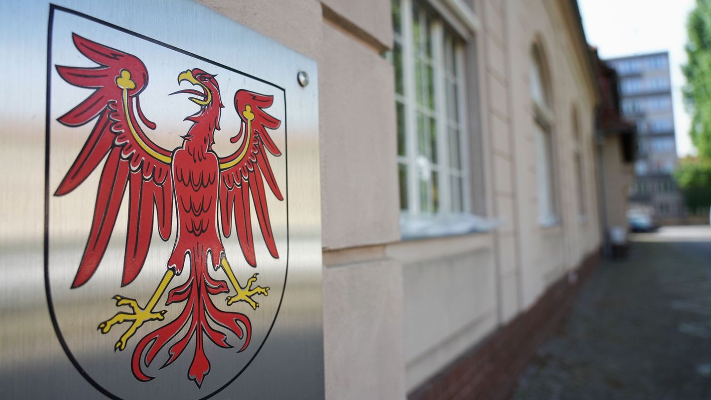 Brandenburger Verfassungsgericht in Potsdam. Die AfD-Landtagsfraktion will mit einem Normenkontrollverfahren gegen den Landeshau