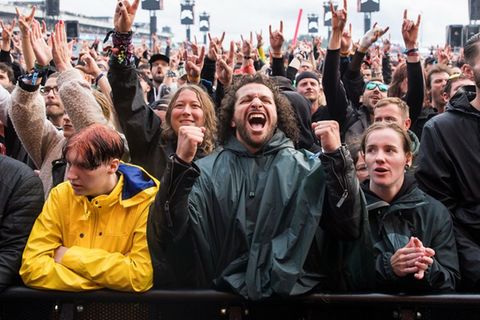 Besucherinnen und Besucher des "Rock am Ring"-Festivals in diesem Jahr.