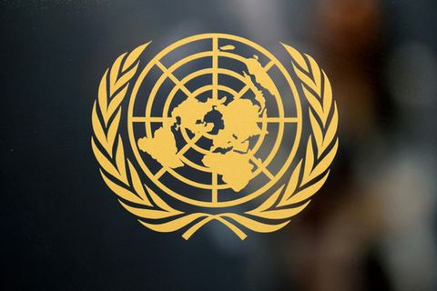 Logo der Vereinten Nationen am Hauptquartier in New York