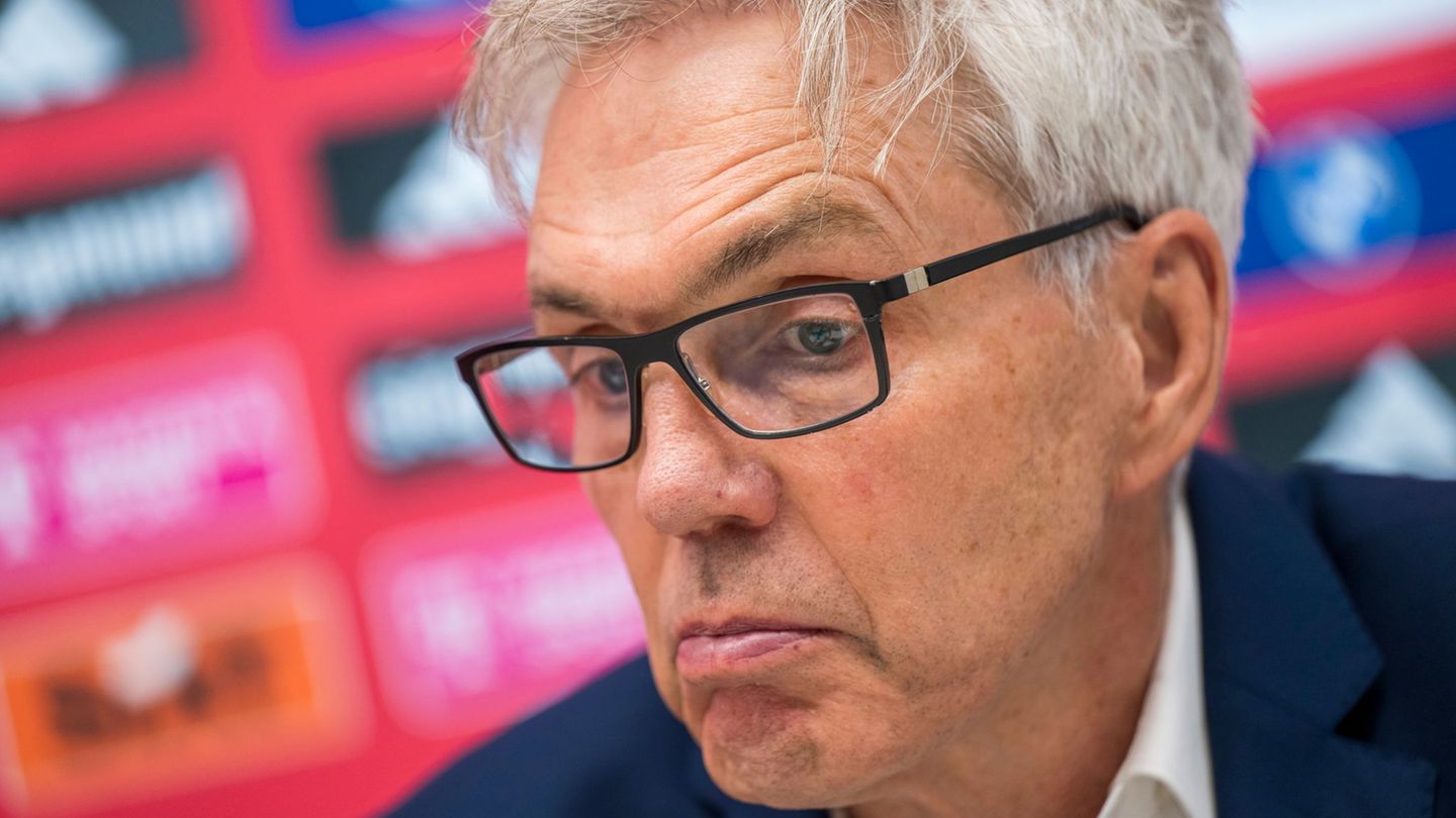 Zwei neue Spieler für Herbert. Foto: Peter Kneffel/dpa