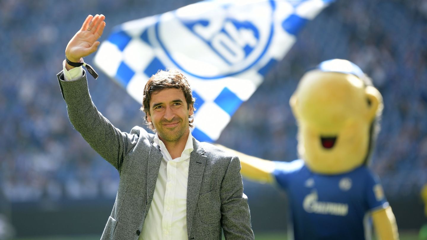 Sein Name wird mit Borussia Mönchengladbach in Verbindung gebracht: Ex-Schalke-Star Raúl (Archivbild) Foto: Ina Fassbender/dpa
