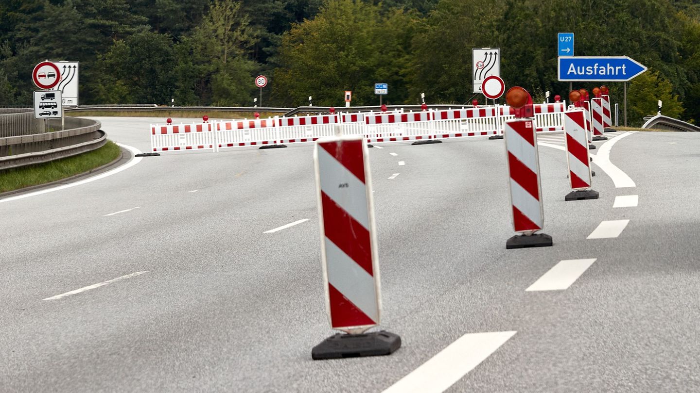 Viele Stunden lang war ein Abschnitt der Autobahn 7 gesperrt - nun können Fahrer und Fahrerinnen aufatmen. (Symbolbild) Foto: Ge
