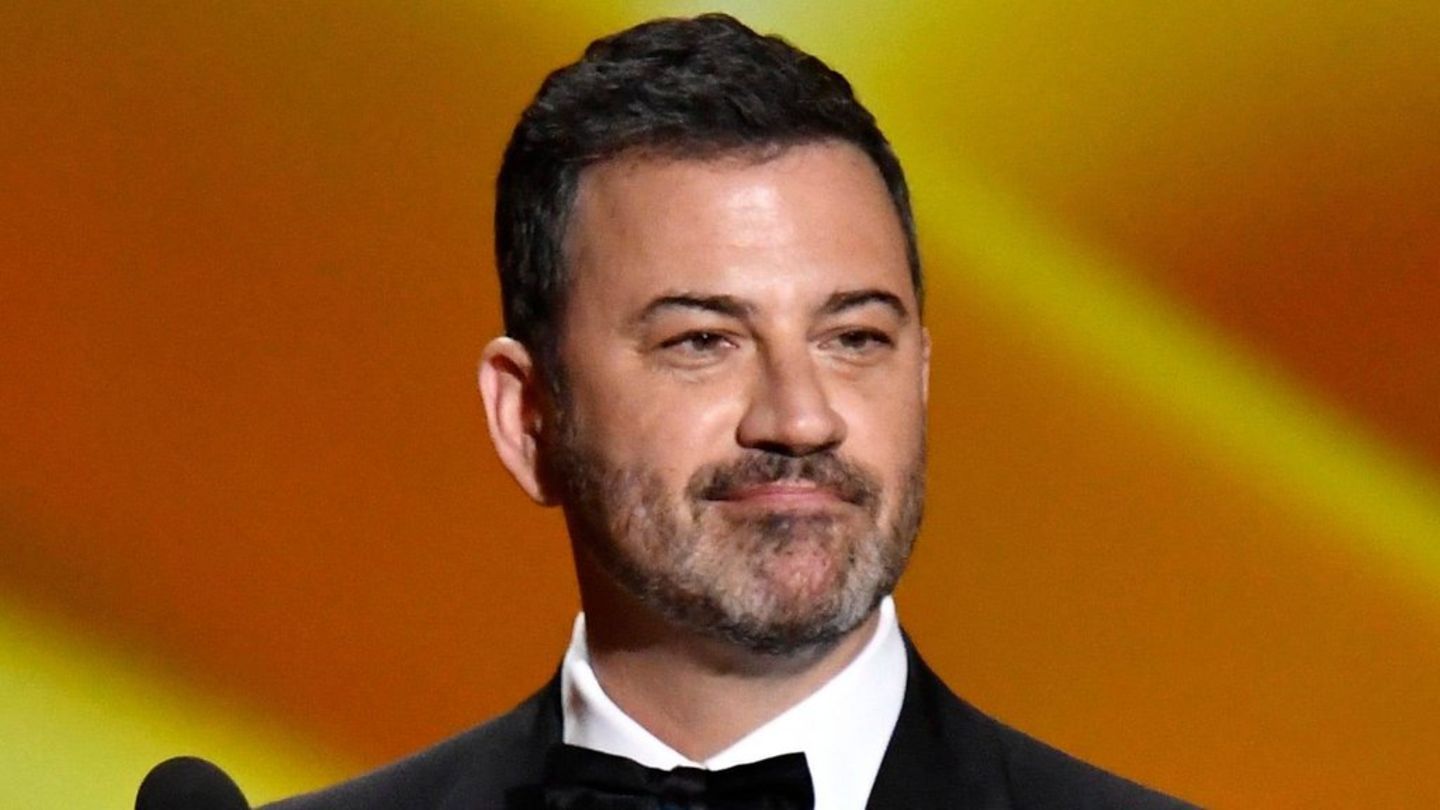 Jimmy Kimmel on his show comeback: standing ovation, emotional apology