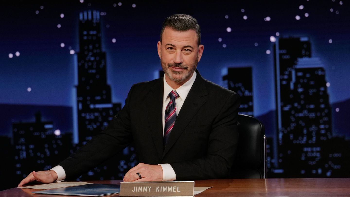 Jimmy Kimmel ist mit seiner Late-Night-Show zurück. Foto: Randy Holmes/Disney/AP/dpa