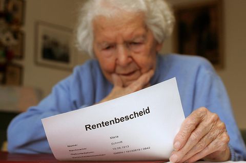 Im Internet sorgten Falschmeldungen zur Rente für Sorge