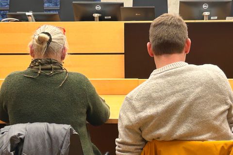 Der angeklagte Mann soll in Haft, die Angeklagte wurde vom Landgericht Würzburg aus Mangel an Beweisen freigesprochen. (Archivfo