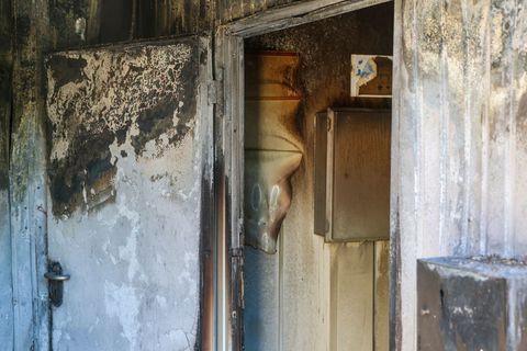 Die Beeinträchtigungen im Zugverkehr halten nach dem Brand des Stellwerks in Gerwisch bei Magdeburg an. Foto: Jan Woitas/dpa