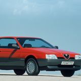 Der Alfa Romeo 164 ist eine Limousine der oberen Mittelklasse (Design Pininfarina, gebaut von 1987 bis 1997). Als Coupé hätte der Wagen viel Dolche Vita ausgestrahlt und wäre eine Alternative zur eher sachlich auftretenden Mercedes C 124-Coupé-Serie gewesen. Natürlich ebenfalls ohne B-Säule