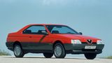 Der Alfa Romeo 164 ist eine Limousine der oberen Mittelklasse (Design Pininfarina, gebaut von 1987 bis 1997). Als Coupé hätte der Wagen viel Dolche Vita ausgestrahlt und wäre eine Alternative zur eher sachlich auftretenden Mercedes C 124-Coupé-Serie gewesen. Natürlich ebenfalls ohne B-Säule