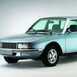 Der NSU RO 80 (Bauzeit 1967 – 1977) mit seiner äußerst aerodynamisch gestalteten Karosserie gilt als Wegbereiter der Keilform. Das Design stammte von Claus Luthe, später Designchef bei BMW. Ein "Premium-Kombi" wäre damals eine Sensation gewesen. Kombimodelle aus der Zeit, etwa der Opel Rekord C Caravan und der Ford P7 Turnier, hatten fast ausschließlich praktisch orientierte Handwerker als Zielgruppe